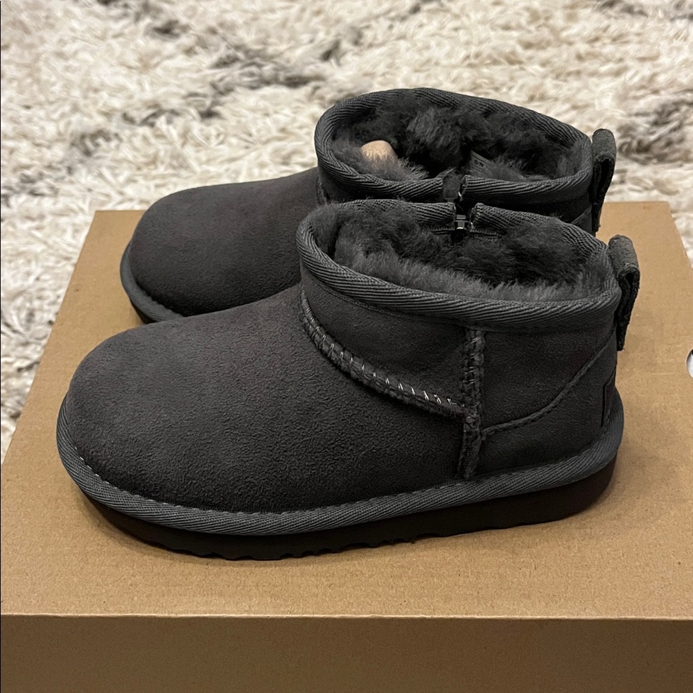UGG classic ultra mini. Toddler size 10. Grey. New in box.